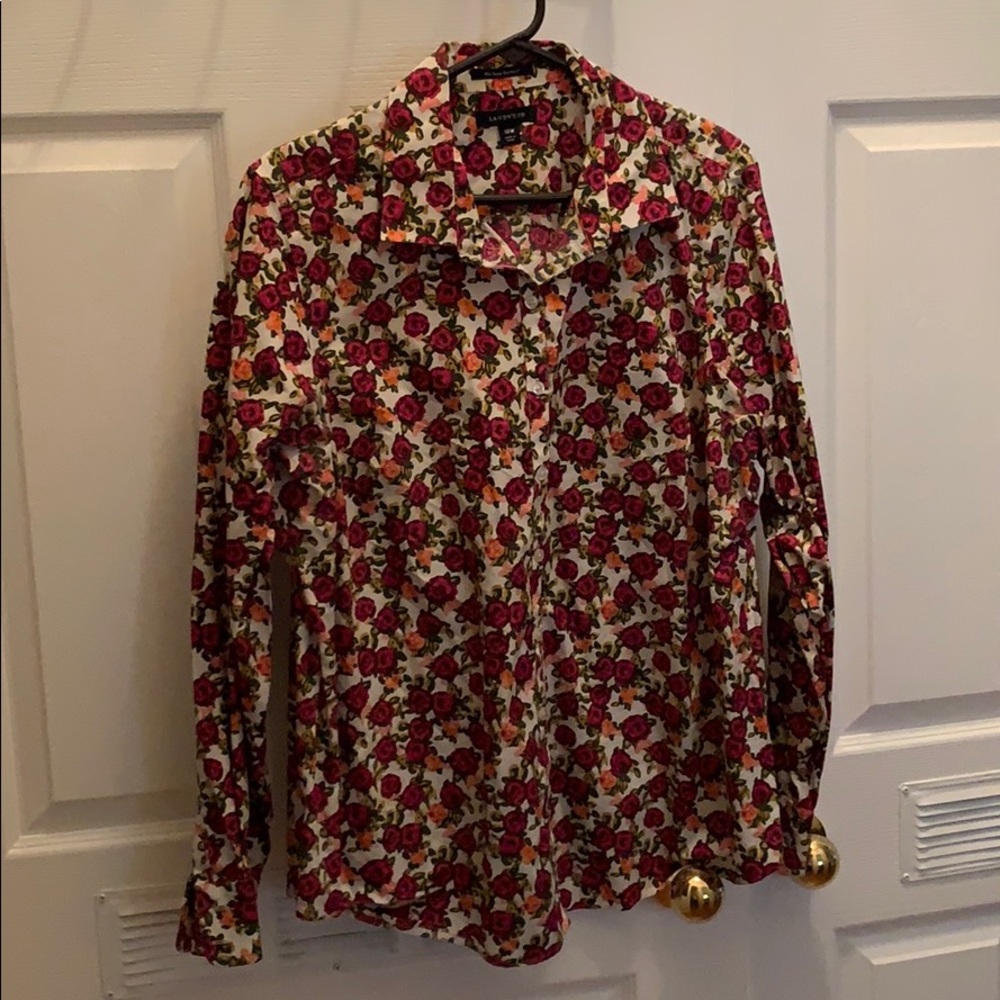Beautiful roses button down
